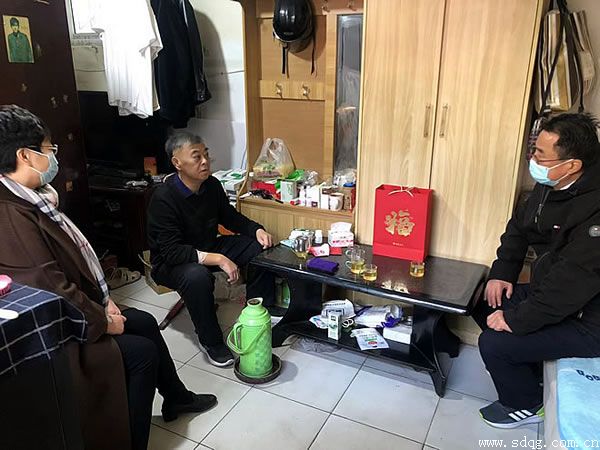 春節(jié)慰問祝福深，歲寒情濃暖人心